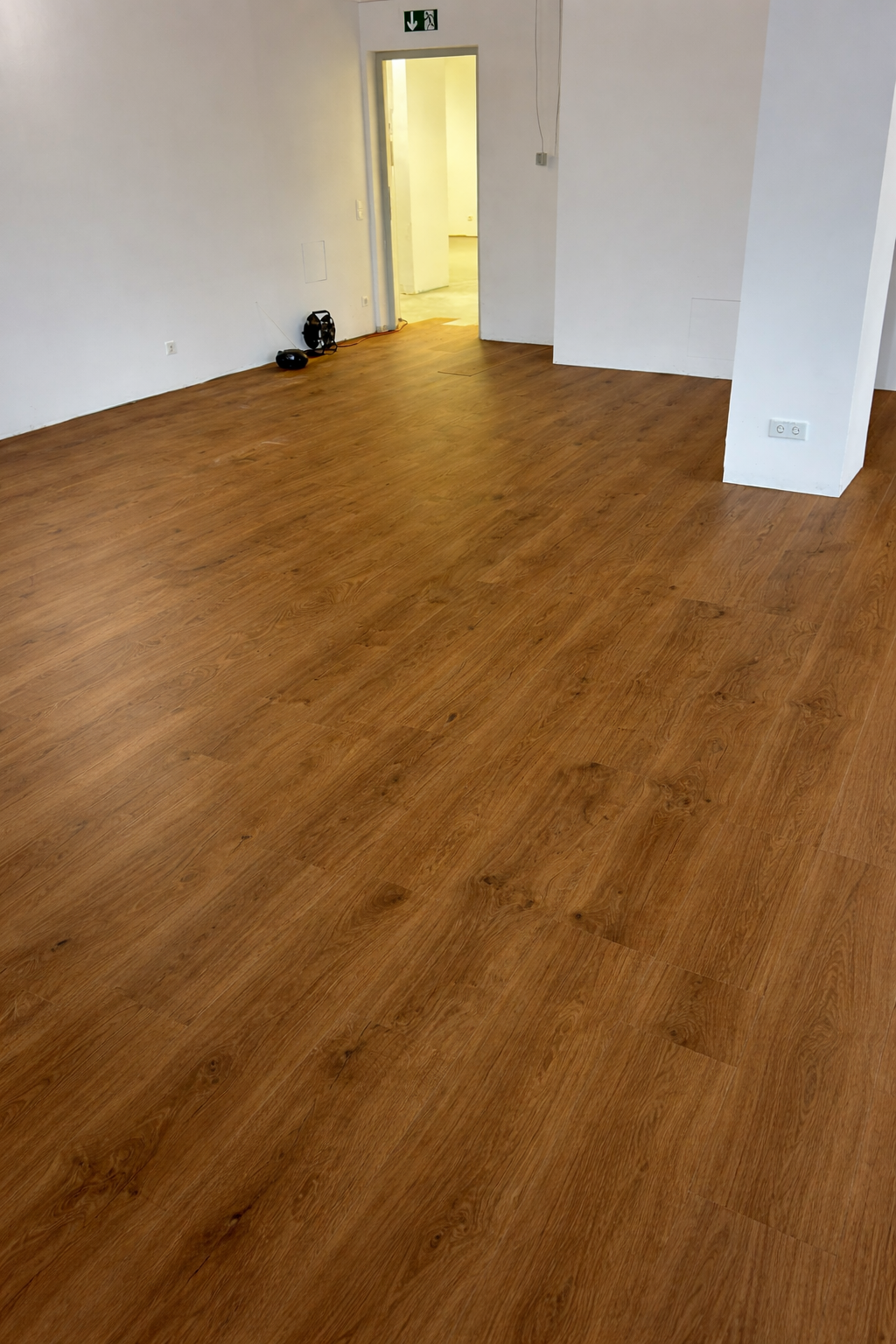 Vinylboden in warmem Eiche-Look